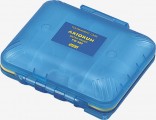 FB-480, FB-470 WATERPROOF AKIOKUN Dwa kompaktowych rozmiarów wodoodporne pudełka głównie przystosowane do przechowywania much, ale także drobnych akcesoriów. Każde wyposażone w wysokiej jakości uszczelkę silikonową, co gwarantuje hermetyczność oraz pływalność po upadnięciu (w stanie zamkniętym) do wody. Wyposażone w wygodne i pewnie działające zamknięcie. Pudełko FB-470 wykonane jest z bardzo trwałego nieprzezroczystego tworzywa ABS. Pudełko FB-480 posiada półprzezroczystą obudowę oraz przezroczyste i profilowane komórki na muchy.