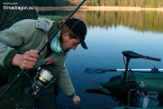 A tak przy okazji pisania o tych linkach, polecam Waszej uwadze bardzo udane kołowrotki Mega Baits Metal Carp – maszynki nie do zajechania. Na tym zdjęciu widać realną wielkość kołowrotka FD760i. 
